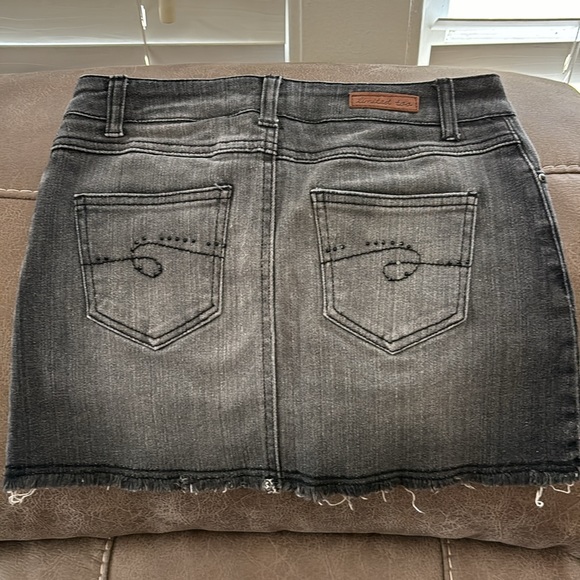 LIMITED TOO SZ 12 SKORT - Picture 2 of 3